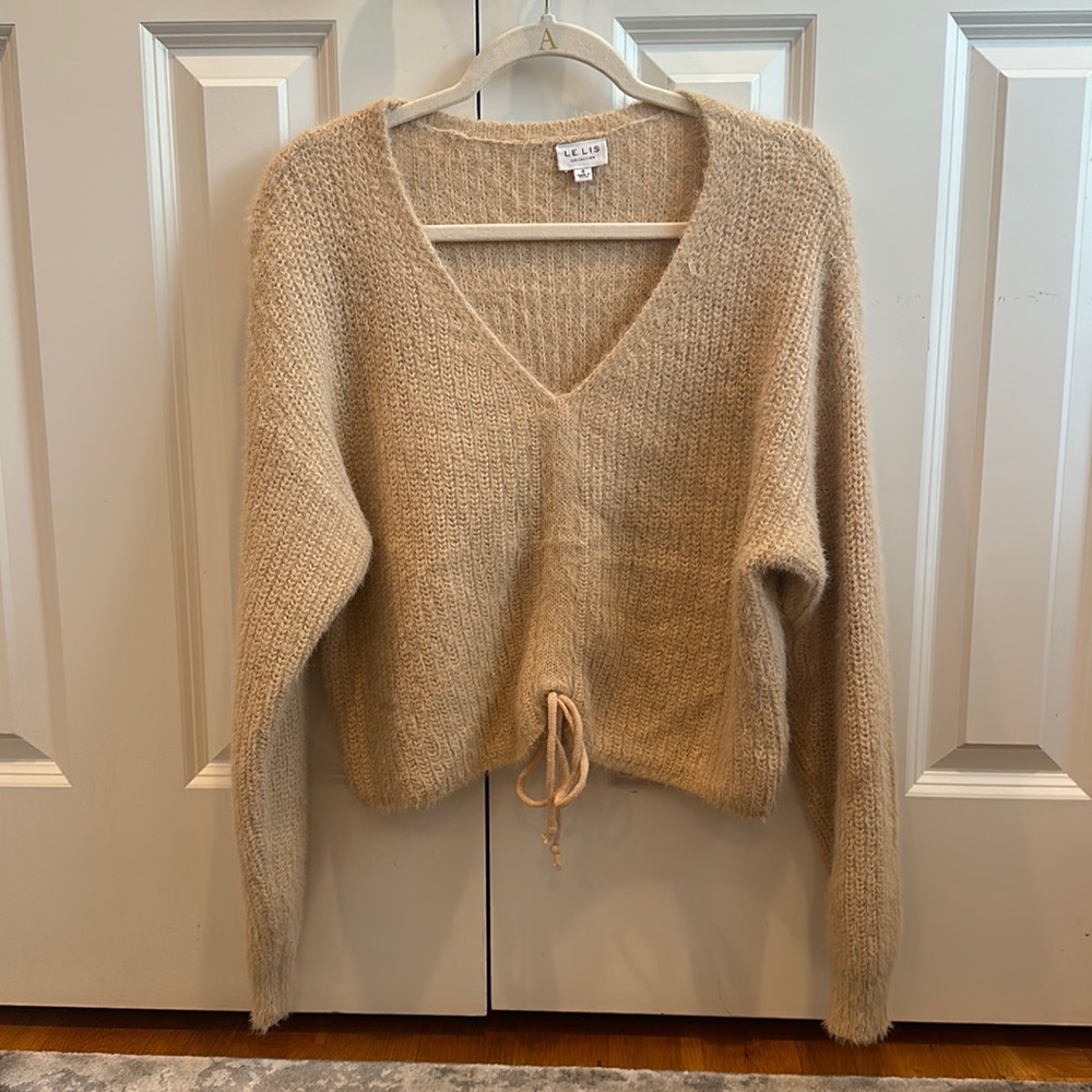 Lelis Collection: tan sweater, size Small